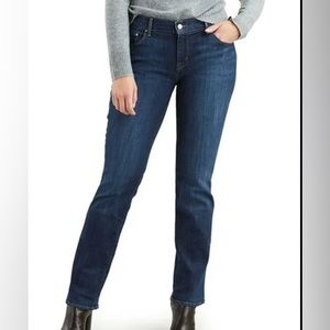 LEVIS 505 strait leg jeans. great condition